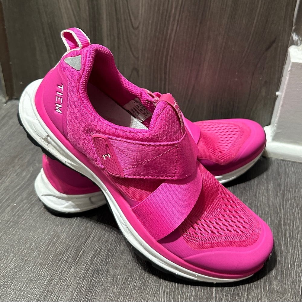 Tiem Women’s Hot Pink Indoor Spin Cycling Shoes Size 9